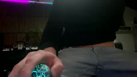 tommit84 online show from 10, 3, 2025