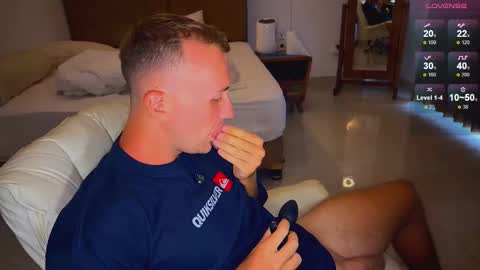 Snapshot of tommy_cumfinger chatting on 29, 10, 2025 Tommy online show from 29, 10, 2025