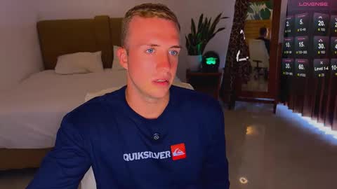 Snapshot of tommy_cumfinger chatting on 13, 11, 2025 Tommy online show from 13, 11, 2025