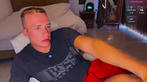 Snapshot of tommy_cumfinger chatting on 24, 11, 2025 Tommy online show from 24, 11, 2025