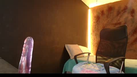 Snapshot of tommy_sweet1 chatting on 11, 1, 2025 tommy_sweet1 online show from 11, 1, 2025