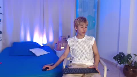 Tommy Foxboy online show from 4, 1, 2025