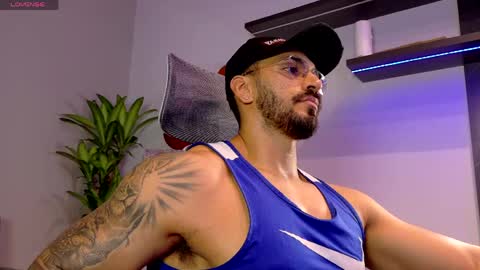 Snapshot of tony_muscle1 chatting on 16, 5, 2026 tony muscle1 online show from 16, 5, 2026