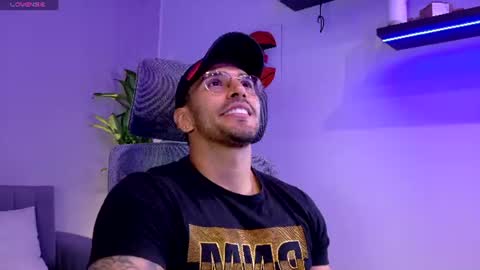 Snapshot of tony_muscle1 chatting on 27, 6, 2026 tony muscle1 online show from 27, 6, 2026
