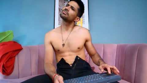 Snapshot of tonycosta_ chatting on 4, 10, 2025 Tony online show from 4, 10, 2025
