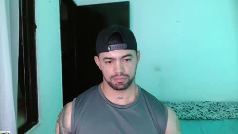 Snapshot of tonyking21 chatting on 22, 10, 2025 ANTONY online show from 22, 10, 2025