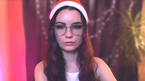 Snapshot of too_beautiful chatting on 1, 1, 2025 Elizabeth online show from 1, 1, 2025