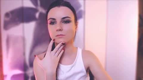 Snapshot of too_beautiful chatting on 25, 1, 2025 Elizabeth online show from 25, 1, 2025