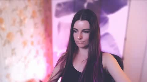 Snapshot of too_beautiful chatting on 25, 2, 2025 Elizabeth online show from 25, 2, 2025