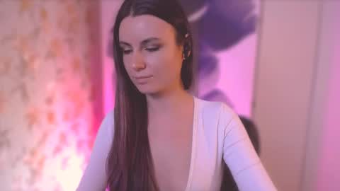 Snapshot of too_beautiful chatting on 4, 3, 2025 Elizabeth online show from 4, 3, 2025