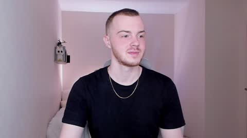 Snapshot of toohornyserj chatting on 25, 12, 2024 toohornyserj online show from 25, 12, 2024