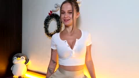 Snapshot of tootightwithbra chatting on 21, 12, 2024 Kira online show from 21, 12, 2024