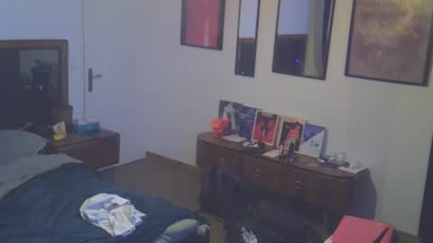 tootsybird69 online show from 18, 4, 2026