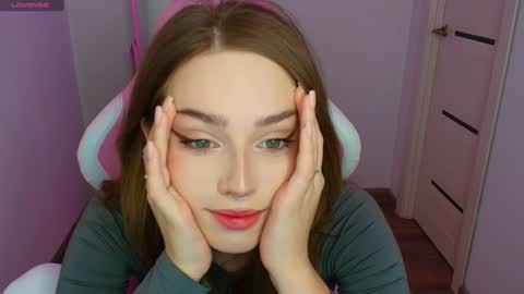 Snapshot of top_twins chatting on 8, 12, 2024 Yara online show from 8, 12, 2024