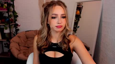 Snapshot of top_twins chatting on 19, 2, 2025 Yara online show from 19, 2, 2025