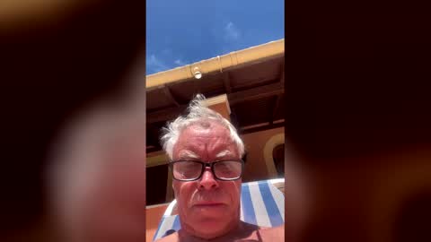 Snapshot of topsurgeon2025 chatting on 19, 5, 2026 topsurgeon2025 online show from 19, 5, 2026
