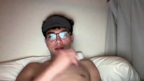 Snapshot of toshikaro0 chatting on 26, 4, 2026 Karo online show from 26, 4, 2026