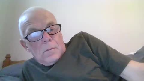 Snapshot of touche5656607203 chatting on 22, 11, 2025 touche5656607203 online show from 22, 11, 2025