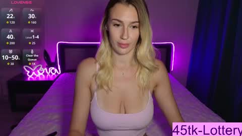 Snapshot of toxicdollkiss chatting on 20, 7, 2026 ToxicDollKiss online show from 20, 7, 2026