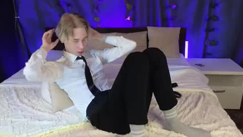 Max online show from 25, 11, 2025