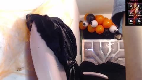 toxca69 online show from 19, 10, 2025