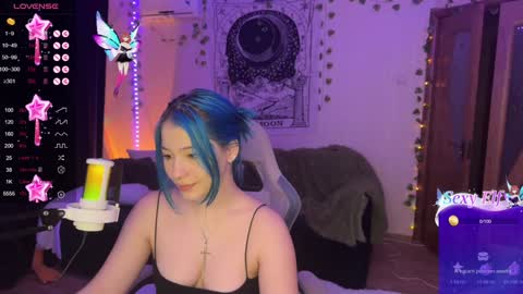 Snapshot of traharaaa chatting on 1, 1, 2025 Ariana and Erik online show from 1, 1, 2025