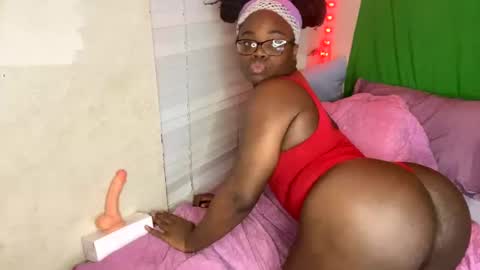 TransDomme Omi online show from 8, 2, 2025