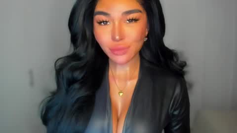 Snapshot of transnextdoor_ chatting on 25, 1, 2025 ALMIGHTY GODDESS VALENTINA online show from 25, 1, 2025