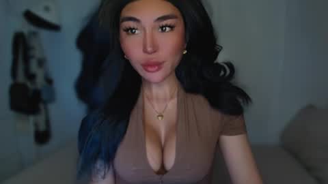 Snapshot of transnextdoor_ chatting on 25, 2, 2025 ALMIGHTY GODDESS VALENTINA online show from 25, 2, 2025