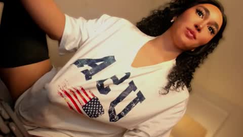 Snapshot of transnextdoor_ chatting on 18, 9, 2025 ALMIGHTY GODDESS VALENTINA online show from 18, 9, 2025