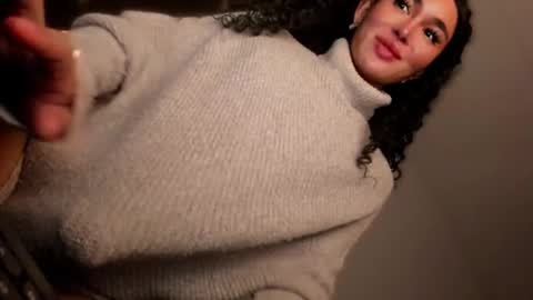Snapshot of transnextdoor_ chatting on 12, 10, 2025 ALMIGHTY GODDESS VALENTINA online show from 12, 10, 2025