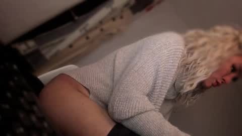 Snapshot of transnextdoor_ chatting on 4, 11, 2025 ALMIGHTY GODDESS VALENTINA online show from 4, 11, 2025