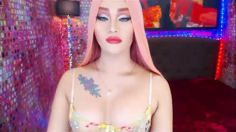 Snapshot of transplayfullolivia chatting on 2, 3, 2025 KYLIE BELLA  TS online show from 2, 3, 2025
