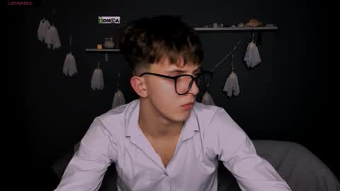 Travis online show from 29, 10, 2025