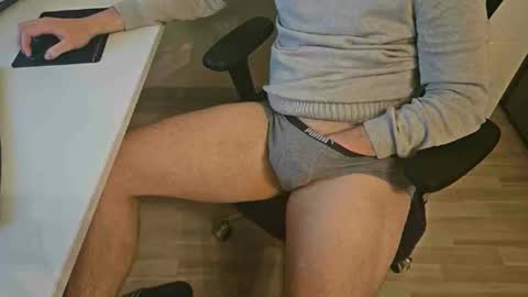 tree1989 online show from 12, 12, 2024