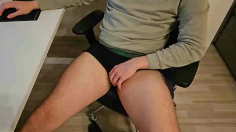 tree1989 online show from 14, 12, 2024