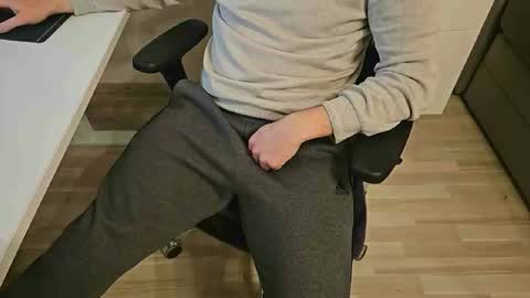 tree1989 online show from 28, 12, 2024