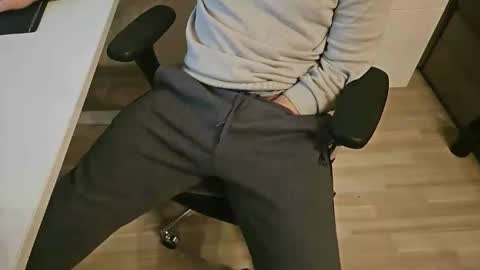 tree1989 online show from 31, 12, 2024