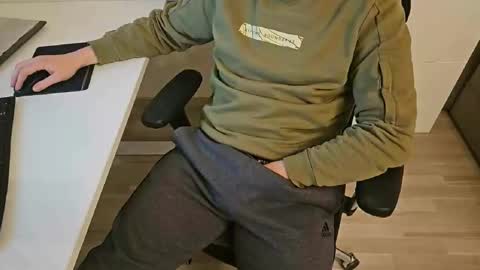 tree1989 online show from 13, 2, 2025