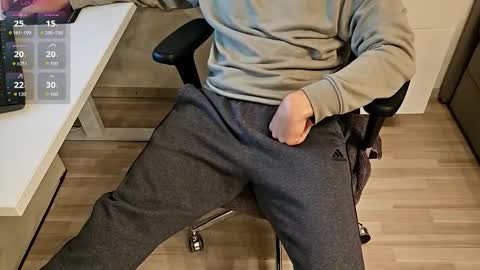 tree1989 online show from 30, 9, 2025