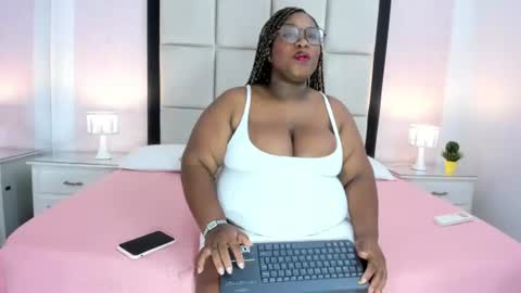 Snapshot of treisyvixen chatting on 3, 7, 2026 Treisy Vixen big ass online show from 3, 7, 2026