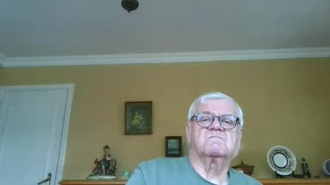 Snapshot of trekbeestje1 chatting on 4, 4, 2026 trekbeestje online show from 4, 4, 2026