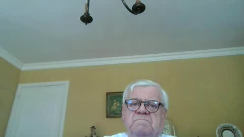 Snapshot of trekbeestje1 chatting on 23, 4, 2026 trekbeestje online show from 23, 4, 2026