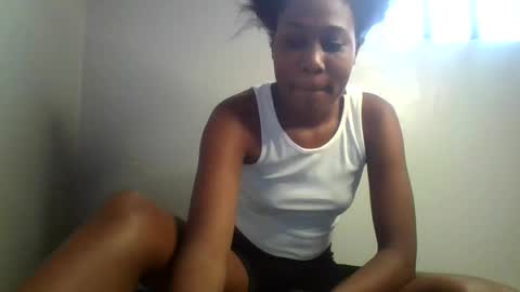 Snapshot of tresyamber chatting on 2, 8, 2026 tresyamber online show from 2, 8, 2026