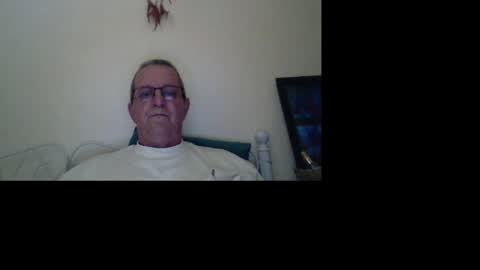 Snapshot of trev8331 chatting on 24, 5, 2026 Fe-fi-fo-fum online show from 24, 5, 2026