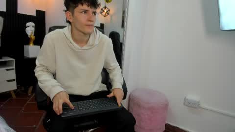 Snapshot of trevor_mob chatting on 22, 6, 2026 trevor_mob online show from 22, 6, 2026
