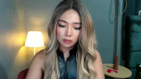 trexie_fucks15 online show from 5, 11, 2025