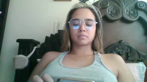 triana_bell online show from 23, 2, 2025