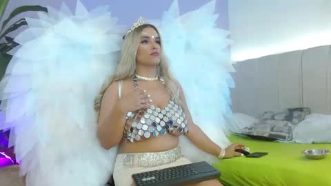 Snapshot of triana_crimson chatting on 31, 10, 2025 triana_crimson online show from 31, 10, 2025