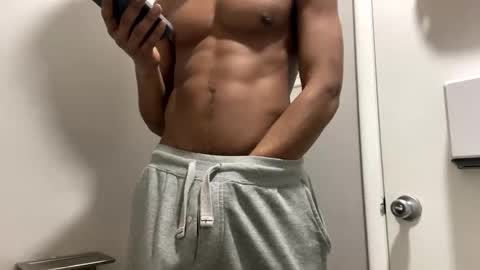 Snapshot of trillahung chatting on 18, 12, 2024 WapBopper online show from 18, 12, 2024